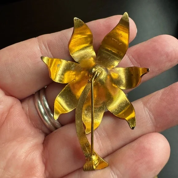 Vintage Spain Damascene Black, Gold Silver Tone Faux Pearl Large Flower Brooch - Picture 4 of 9